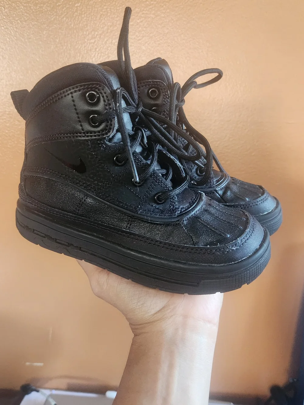 Nike ACG Kids Black High-Top Lace Boots